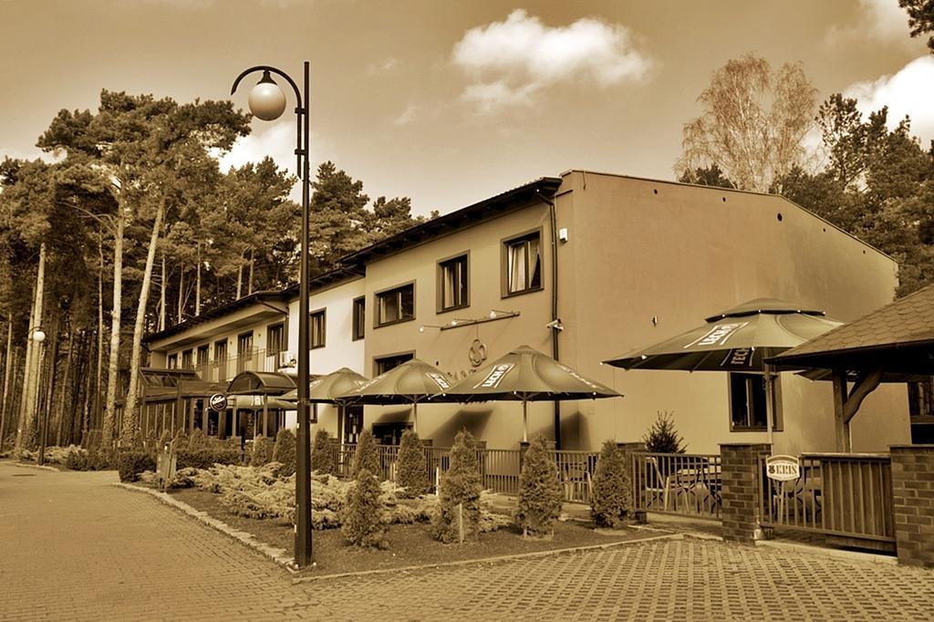 Santana Club Bed and Breakfast Wieleń Zaobrzański Eksteriør billede