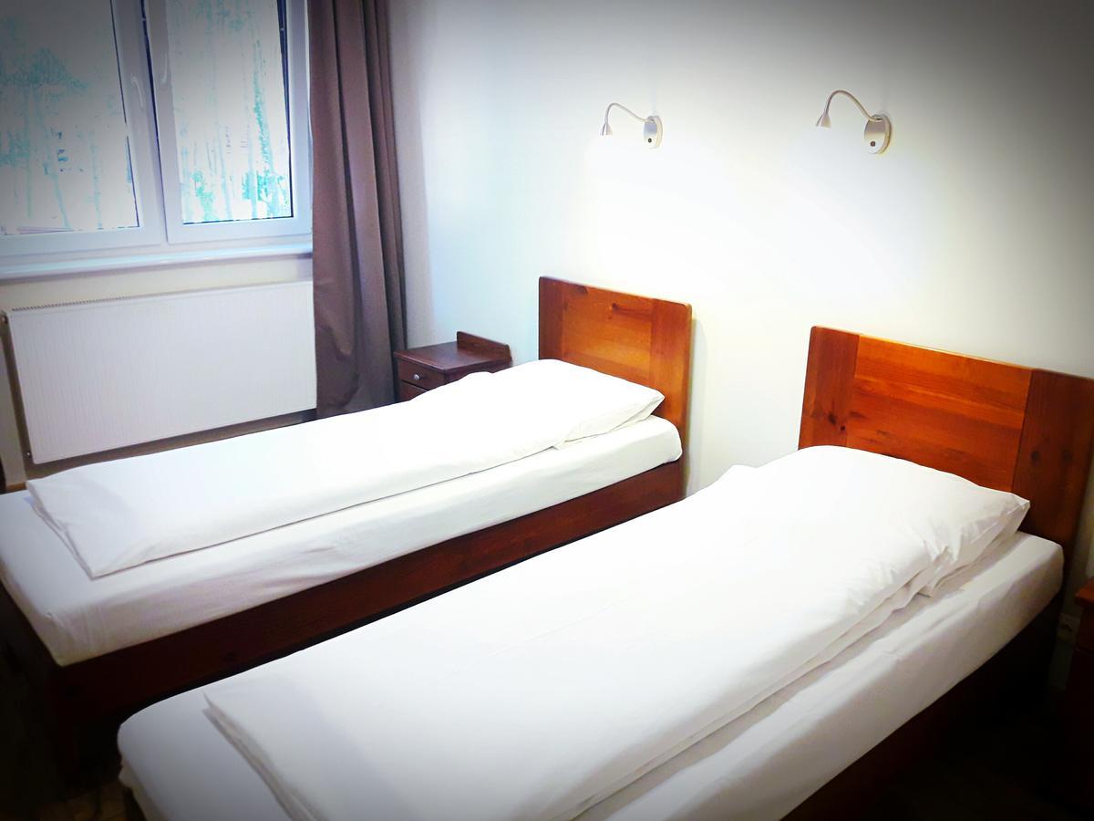 Santana Club Bed and Breakfast Wieleń Zaobrzański Eksteriør billede
